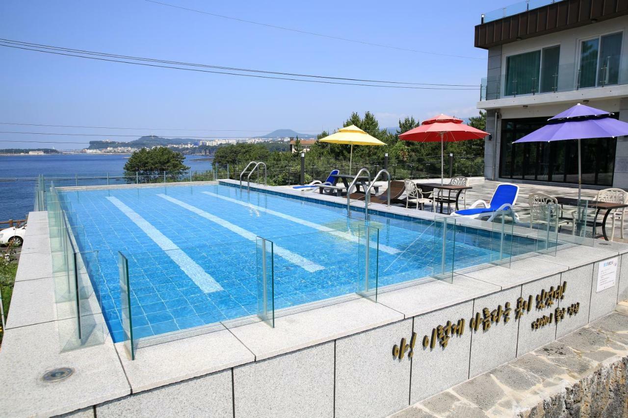 The Bay Jeju Resort Сеогвипо Екстериор снимка